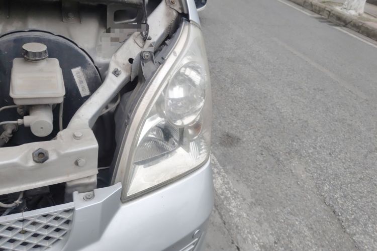 Used Wuling Rongguang 2017 1.5L Extended Basic Version Engine Bay Left