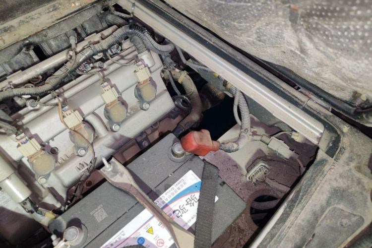 Used Wuling Rongguang 2017 1.5L Extended Basic Version Engine Bay Left
