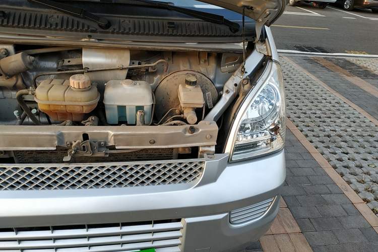 Used Wuling Rongguang 2017 1.5L Extended Basic Version Engine Bay Left