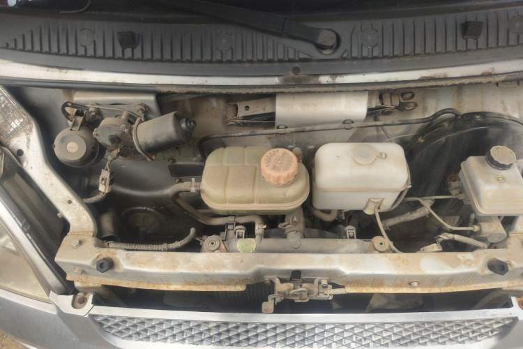 Used Wuling Rongguang 2017 1.5L Extended Basic Version Engine Bay