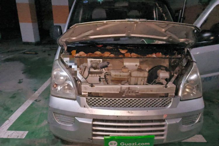 Used Wuling Rongguang 2017 1.5L Extended Basic Version Engine Bay Right
