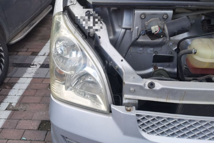 Used Wuling Rongguang 2017 1.5L Extended Basic Version Engine Bay Right