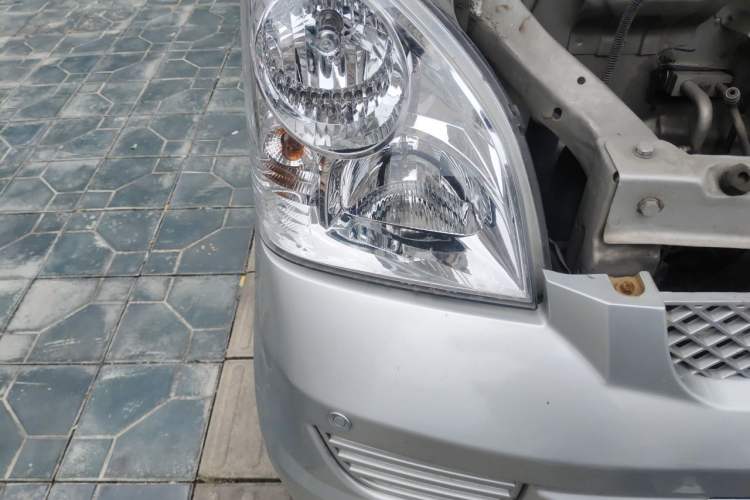 Used Wuling Rongguang 2017 1.5L Extended Basic Version Engine Bay Right