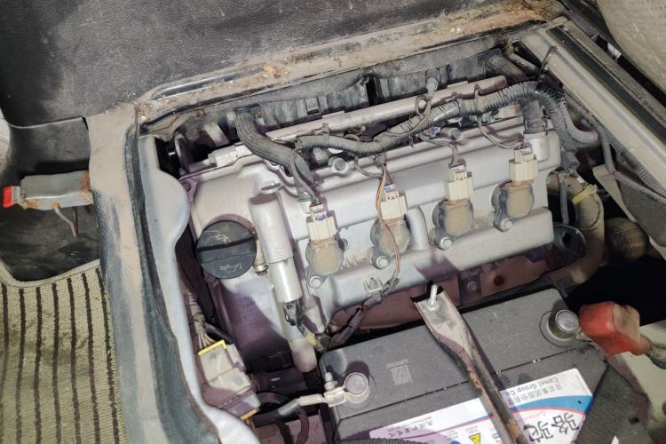 Used Wuling Rongguang 2017 1.5L Extended Basic Version Engine Bay Right