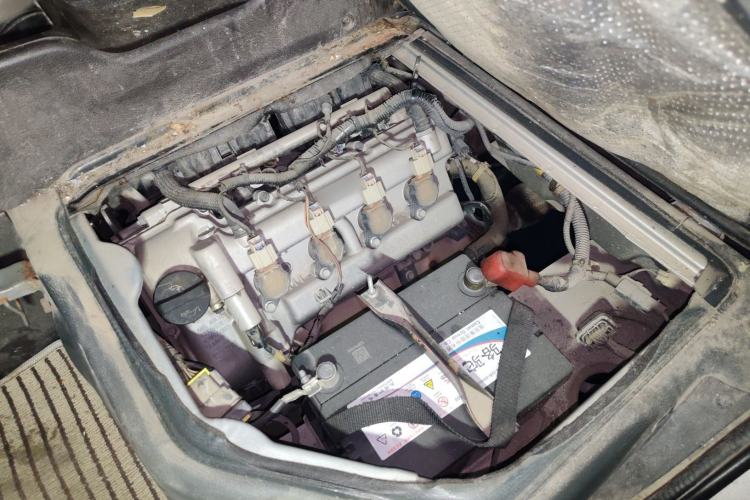 Used Wuling Rongguang 2017 1.5L Extended Basic Version Engine Bay