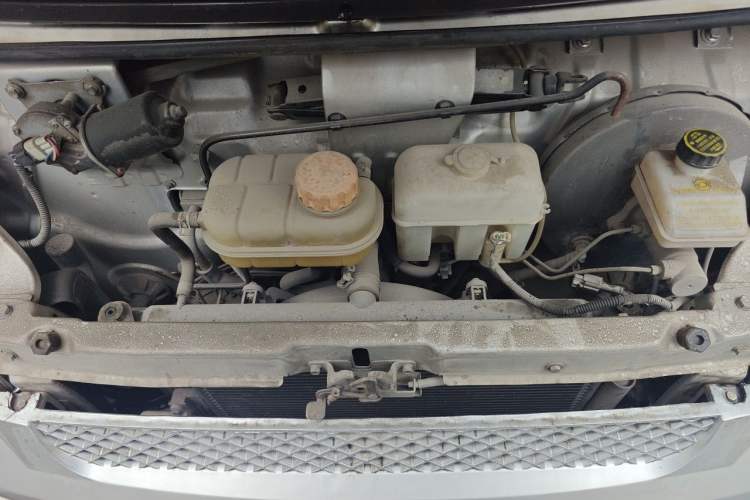 Used Wuling Rongguang 2017 1.5L Extended Basic Version Engine Bay