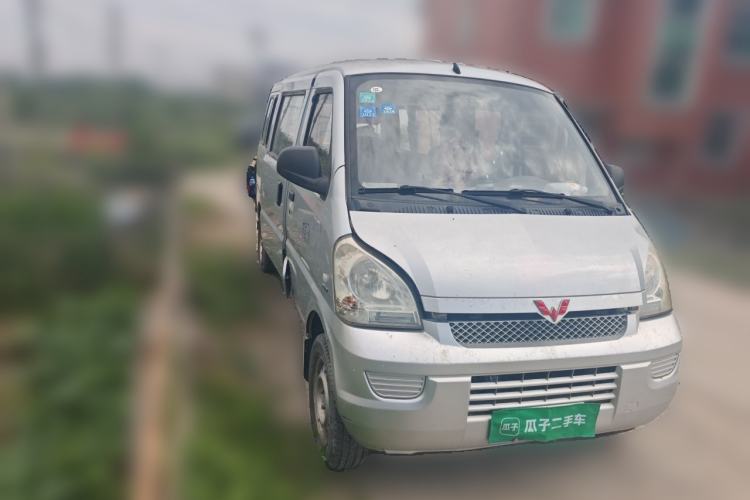 Used Wuling Rongguang 2017 1.5L Extended Basic Version Front Right 45 Deg