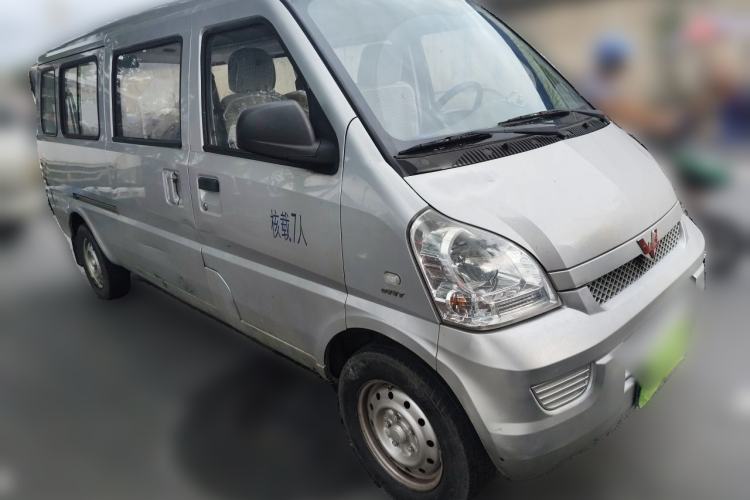 Used Wuling Rongguang 2017 1.5L Extended Basic Version Front Right 45 Deg