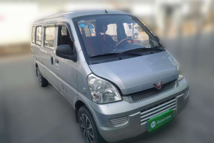 Used Wuling Rongguang 2017 1.5L Extended Basic Version Front Right 45 Deg
