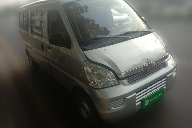 Used Wuling Rongguang 2017 1.5L Extended Basic Version Front Right 45 Deg