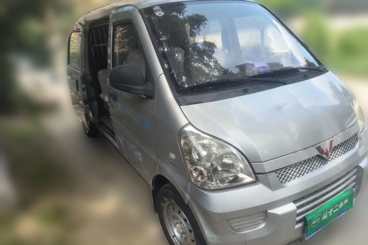 Used Wuling Rongguang 2017 1.5L Extended Basic Version Front Right 45 Deg