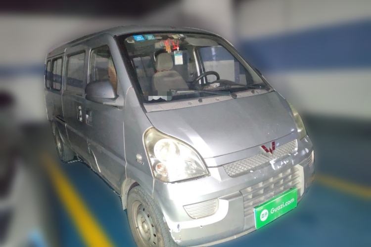 Used Wuling Rongguang 2017 1.5L Extended Basic Version Front Right 45 Deg