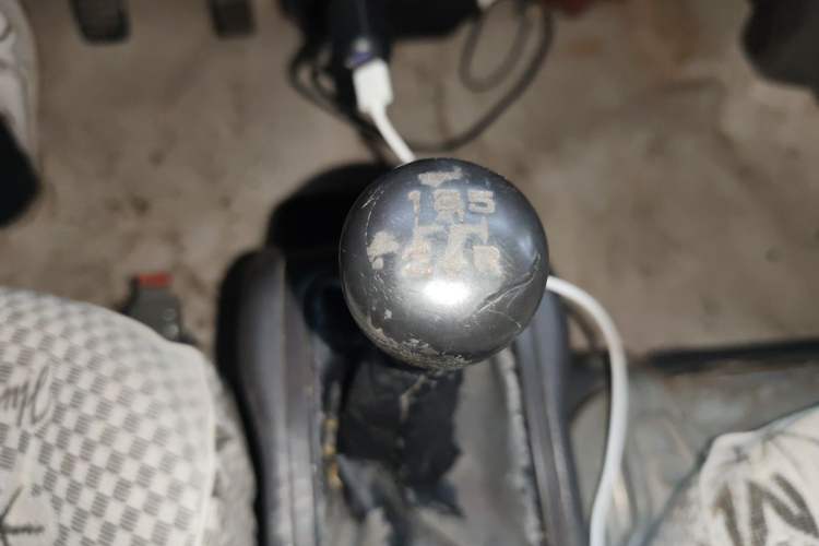 Used Wuling Rongguang 2017 1.5L Extended Basic Version Gear Lever