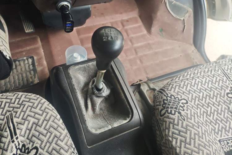 Used Wuling Rongguang 2017 1.5L Extended Basic Version Gear Lever