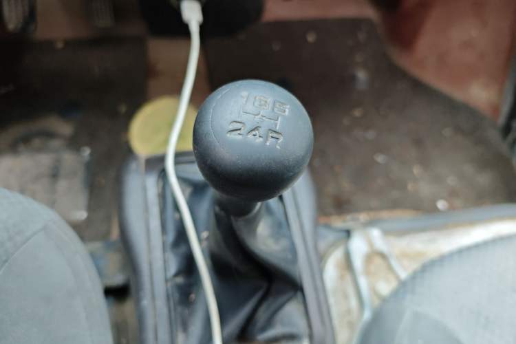 Used Wuling Rongguang 2017 1.5L Extended Basic Version Gear Lever