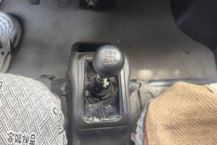 Used Wuling Rongguang 2017 1.5L Extended Basic Version Gear Lever