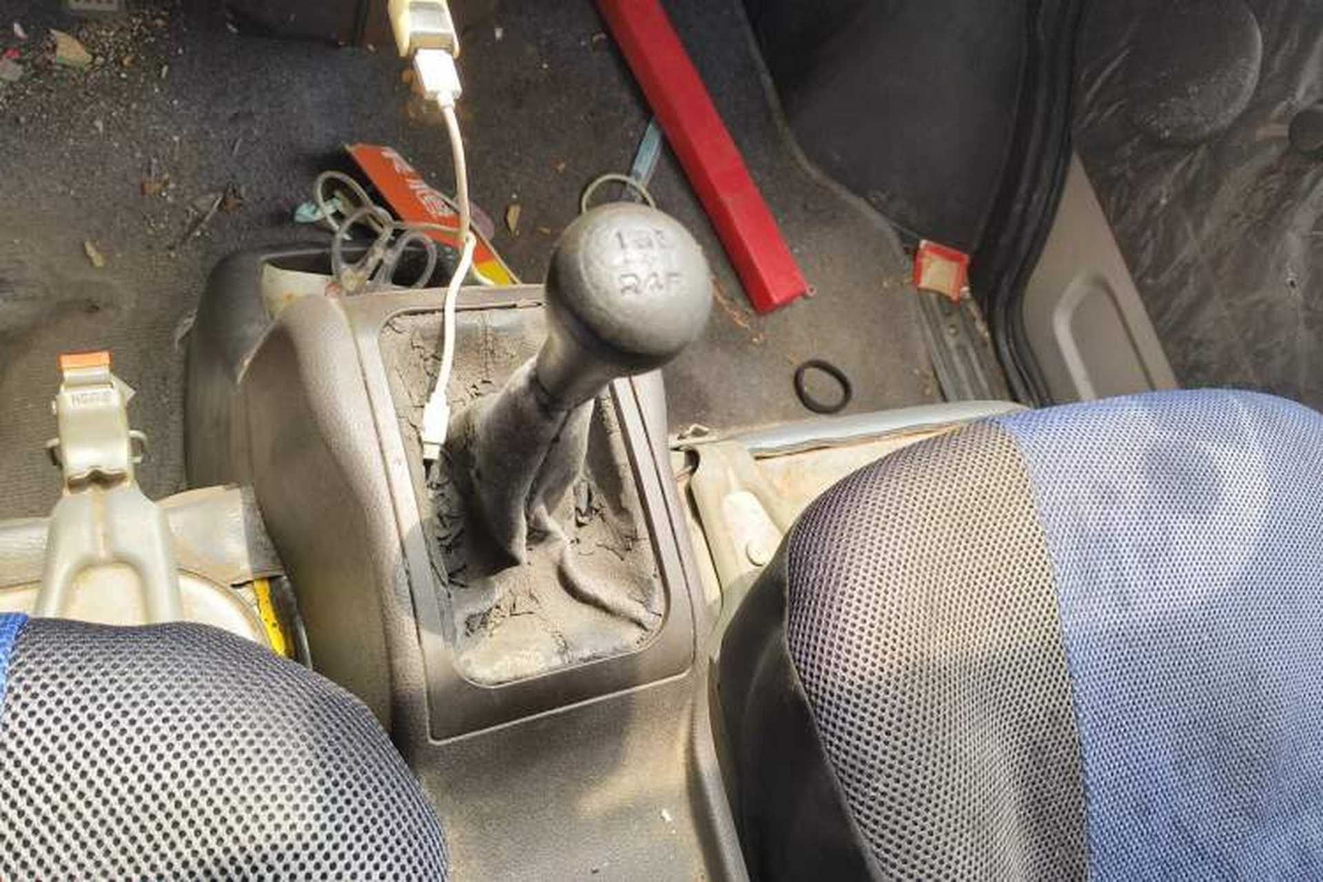 Used Wuling Rongguang 2017 1.5L Extended Basic Version Gear Lever