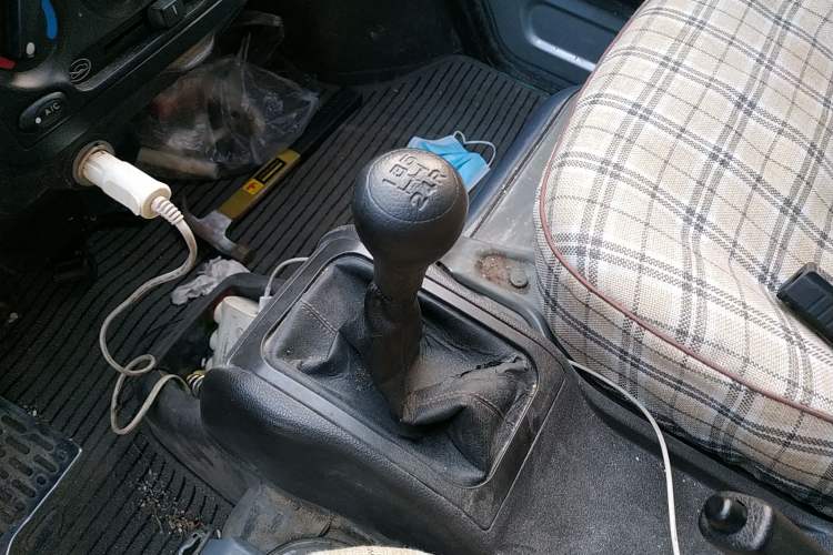 Used Wuling Rongguang 2017 1.5L Extended Basic Version Gear Lever