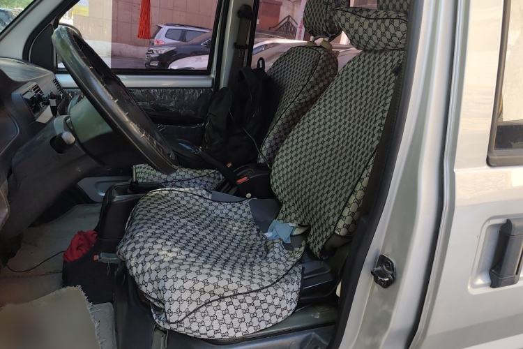 Used Wuling Rongguang 2017 1.5L Extended Basic Version Left Front Seat