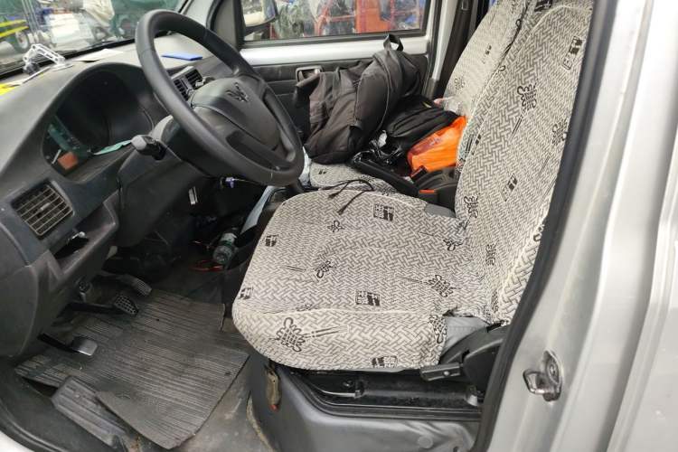 Used Wuling Rongguang 2017 1.5L Extended Basic Version Left Front Seat