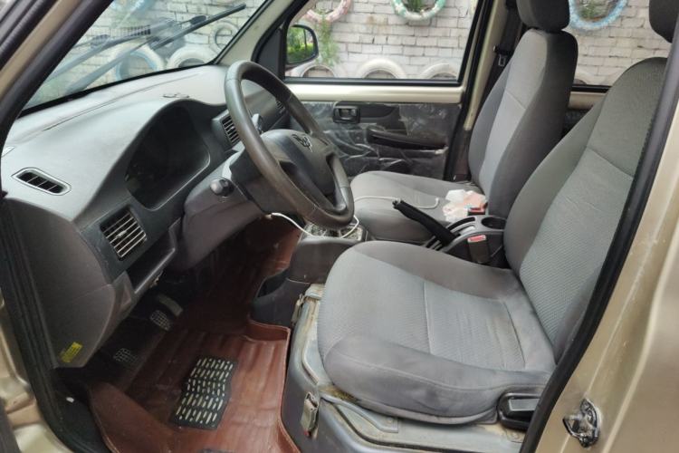 Used Wuling Rongguang 2017 1.5L Extended Basic Version Left Front Seat