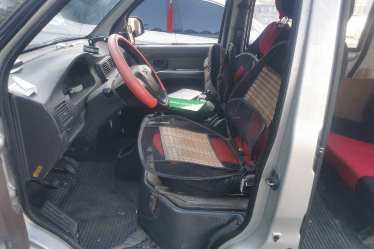 Used Wuling Rongguang 2017 1.5L Extended Basic Version Left Front Seat