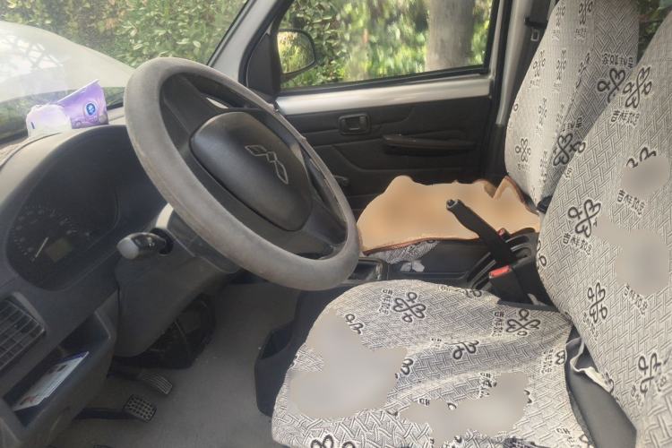 Used Wuling Rongguang 2017 1.5L Extended Basic Version Left Front Seat