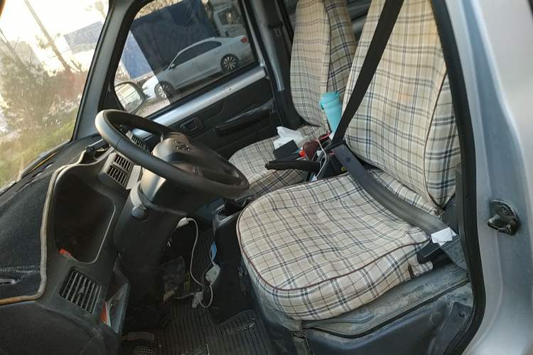 Used Wuling Rongguang 2017 1.5L Extended Basic Version Left Front Seat