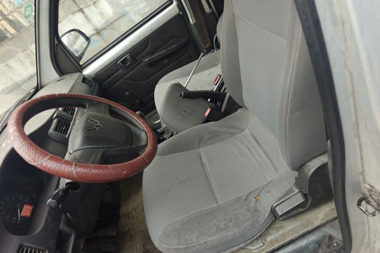 Used Wuling Rongguang 2017 1.5L Extended Basic Version Left Front Seat