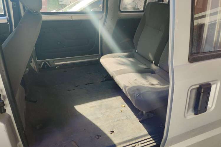 Used Wuling Rongguang 2017 1.5L Extended Basic Version Left Rear Seat