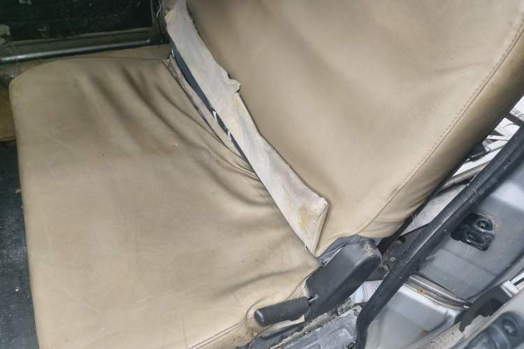 Used Wuling Rongguang 2017 1.5L Extended Basic Version Left Rear Seat