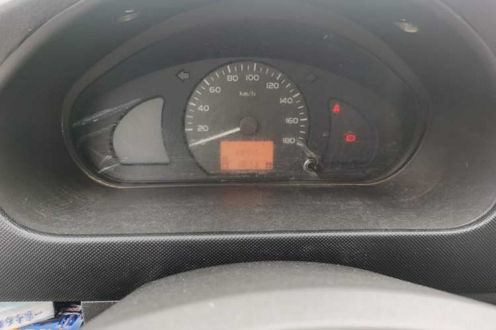 Used Wuling Rongguang 2017 1.5L Extended Basic Version Odometer Close Up