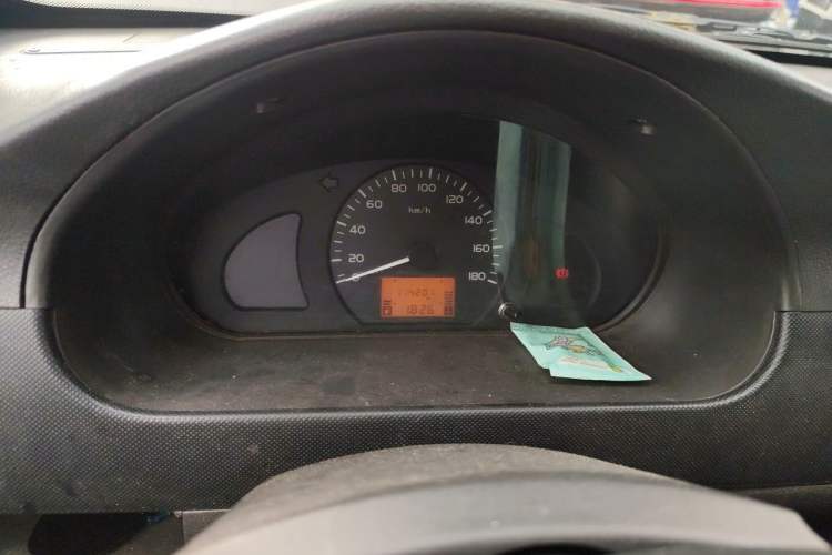 Used Wuling Rongguang 2017 1.5L Extended Basic Version Odometer Close Up