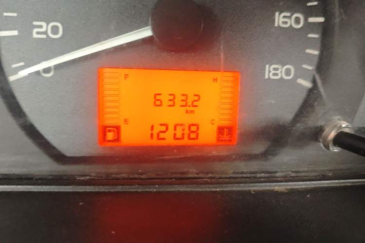 Used Wuling Rongguang 2017 1.5L Extended Basic Version Odometer Close Up