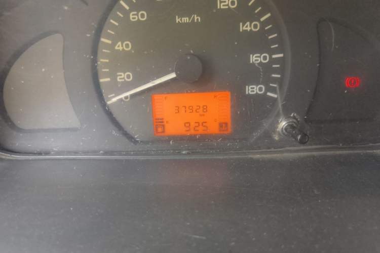 Used Wuling Rongguang 2017 1.5L Extended Basic Version Odometer Close Up