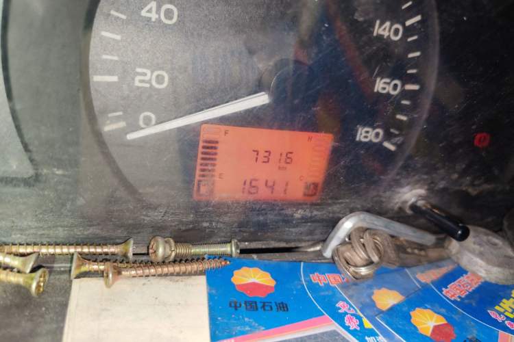 Used Wuling Rongguang 2017 1.5L Extended Basic Version Odometer Close Up
