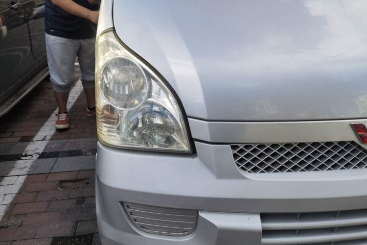 Used Wuling Rongguang 2017 1.5L Extended Basic Version Right Front Headlight
