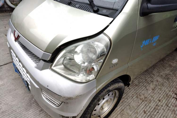 Used Wuling Rongguang 2017 1.5L Extended Basic Version Right Front Headlight