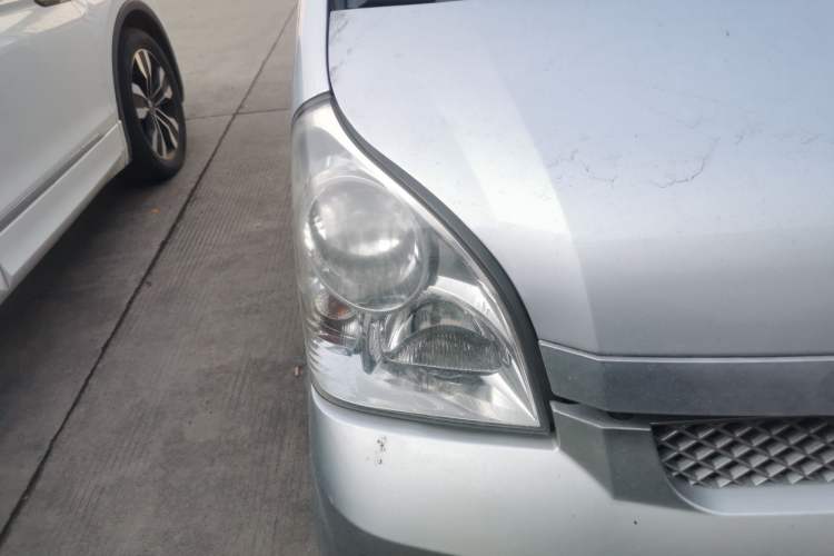 Used Wuling Rongguang 2017 1.5L Extended Basic Version Right Front Headlight