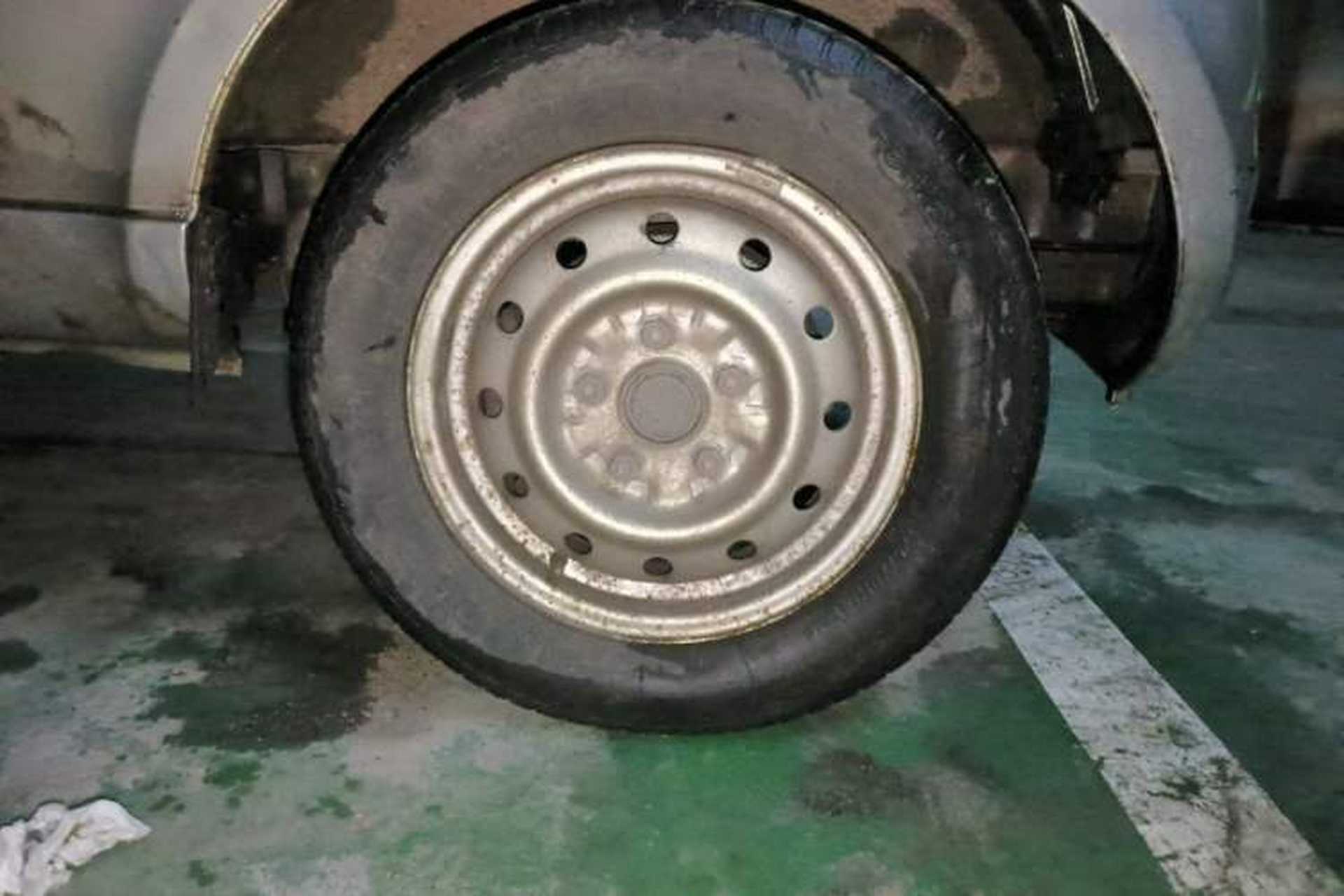 Used Wuling Rongguang 2017 1.5L Extended Basic Version Right Front Wheel Hub