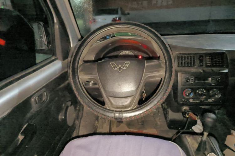 Used Wuling Rongguang 2017 1.5L Extended Basic Version Steering Wheel