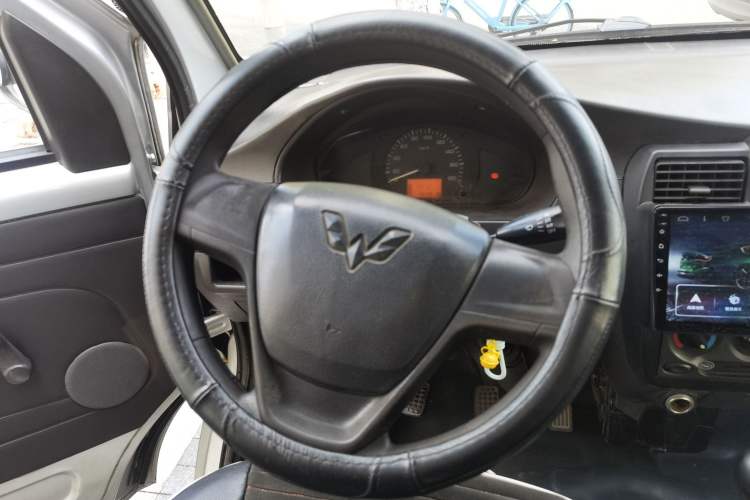 Used Wuling Rongguang 2017 1.5L Extended Basic Version Steering Wheel