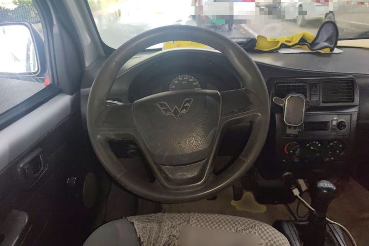 Used Wuling Rongguang 2017 1.5L Extended Basic Version Steering Wheel