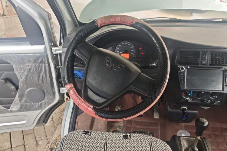 Used Wuling Rongguang 2017 1.5L Extended Basic Version Steering Wheel