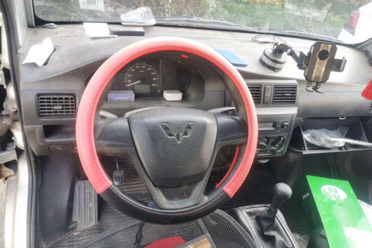 Used Wuling Rongguang 2017 1.5L Extended Basic Version Steering Wheel