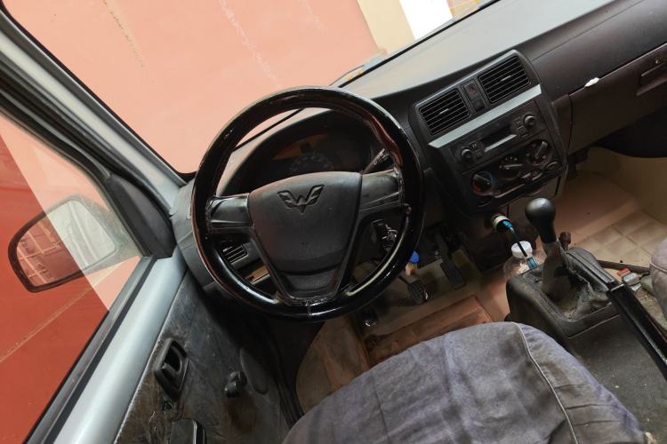Used Wuling Rongguang 2017 1.5L Extended Basic Version Steering Wheel