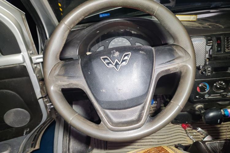 Used Wuling Rongguang 2017 1.5L Extended Basic Version Steering Wheel