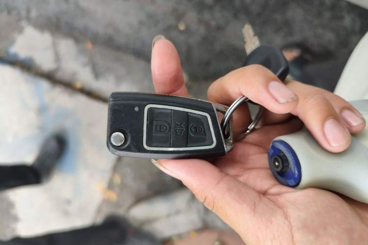 Used Wuling Rongguang 2017 1.5L Extended Basic Version Vehicle Key