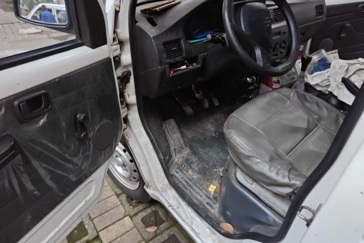 Used Wuling Rongguang 2017 1.5L Extended Basic Version Driver Seat