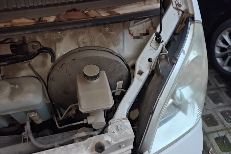 Used Wuling Rongguang 2017 1.5L Extended Basic Version Engine Bay Left